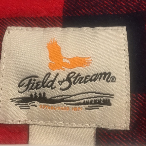 Black and red flannel 🍂🍂 - Picture 2 of 4